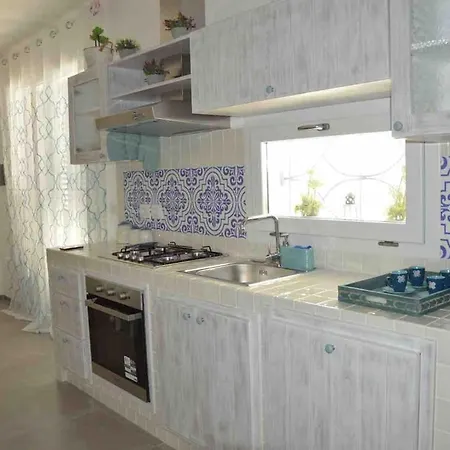 Con Piscina Vicino 度假居 *