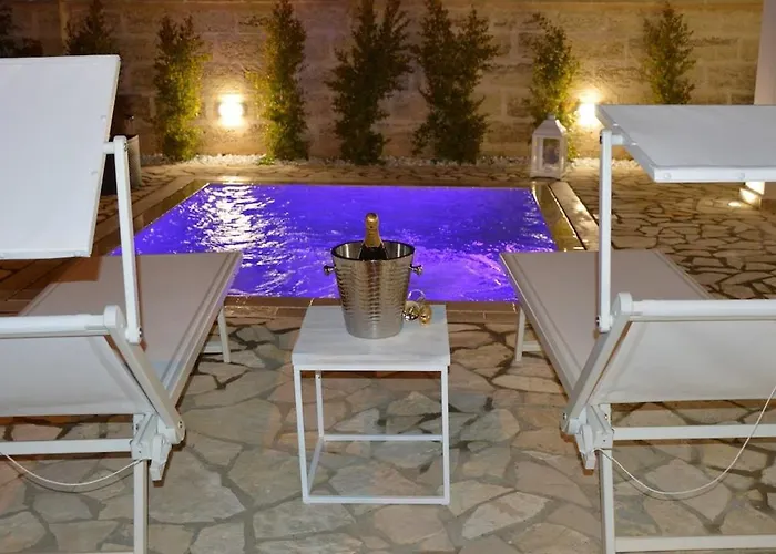 Con Piscina Vicino 度假居 托雷拉皮罗